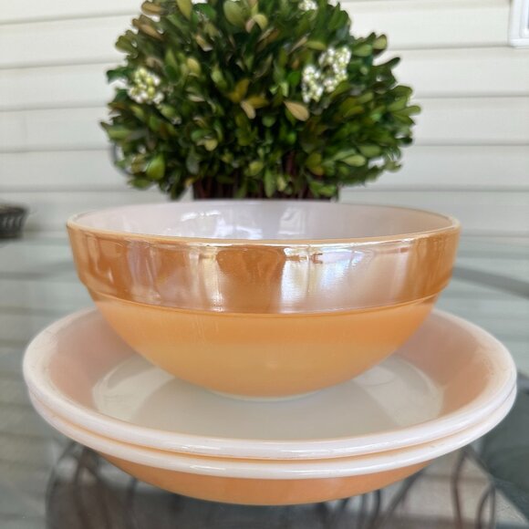 Anchor Hocking "Fire King" Peach Luster Pie Dishes & Nesting Bowl Set of 3 USA - Picture 1 of 9